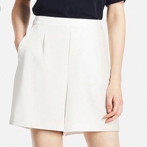 White Uniqlo High Rise Drape Shorts size M (NWT)